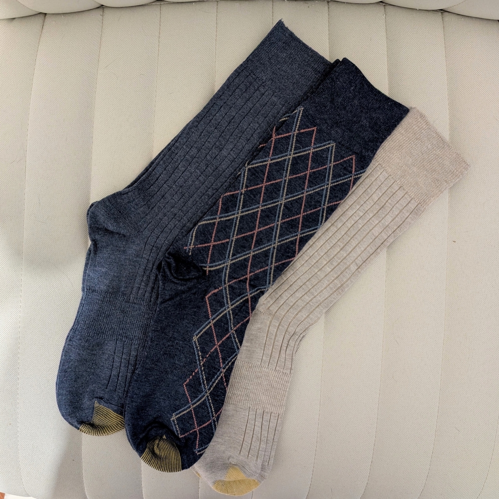 🚨2/$10 Clearance🚨 Men's Blue and Gray Socks Set